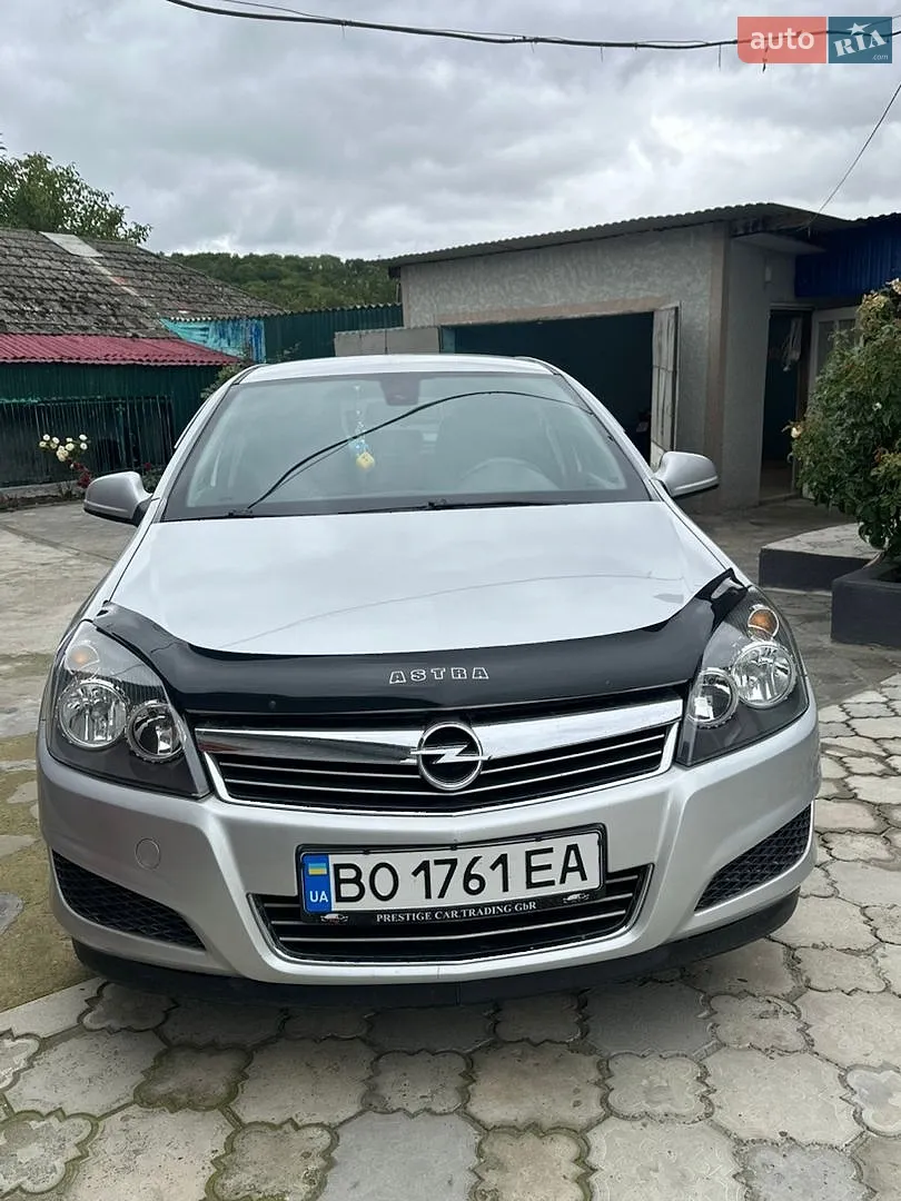 Opel Astra, 2010