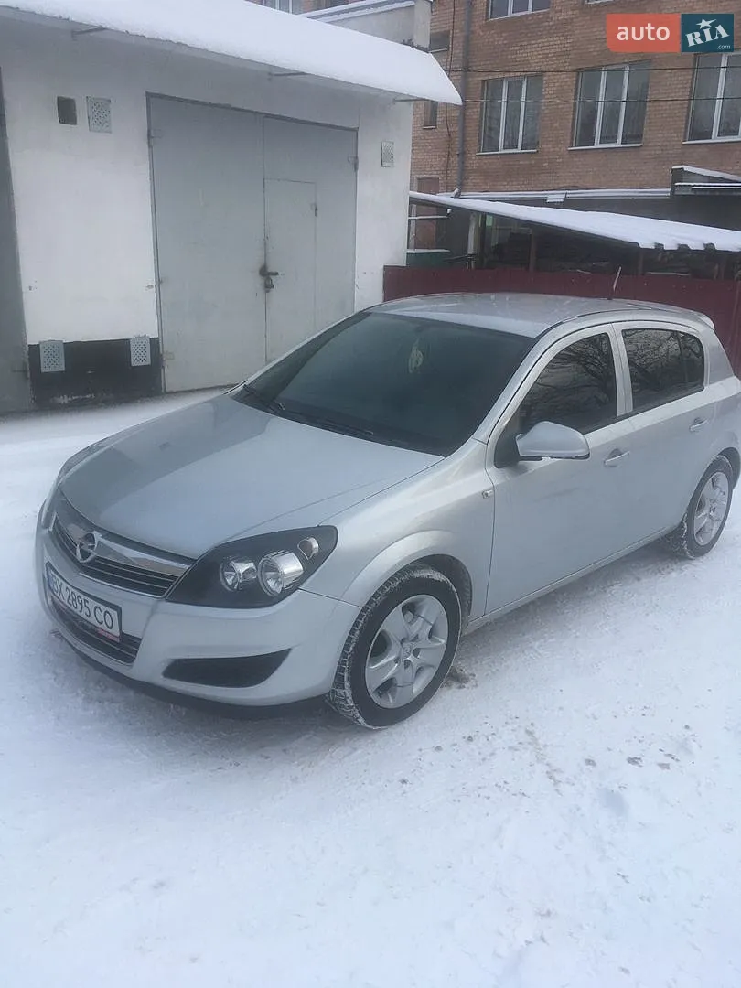 Opel Astra, 2011