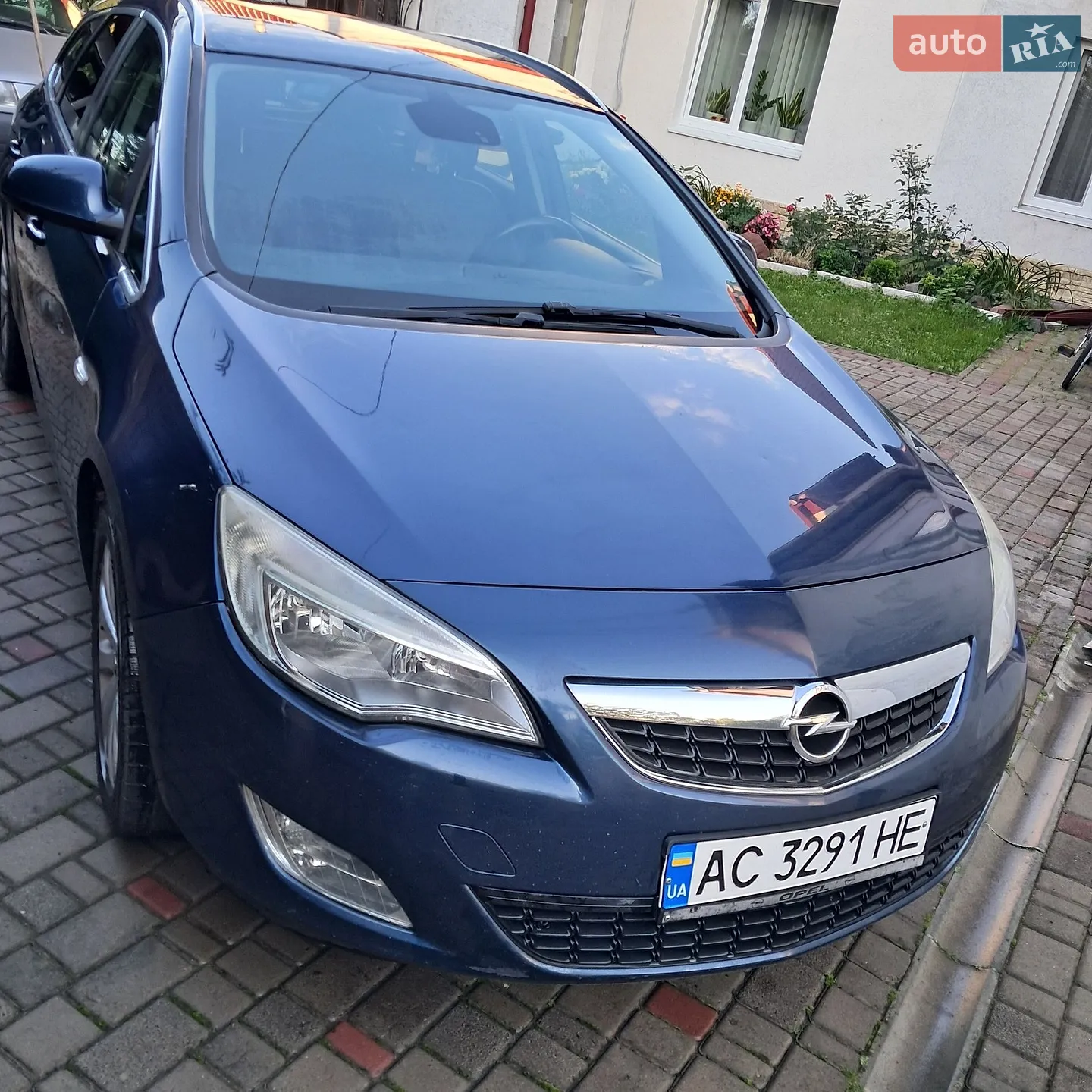 Opel Astra, 2011