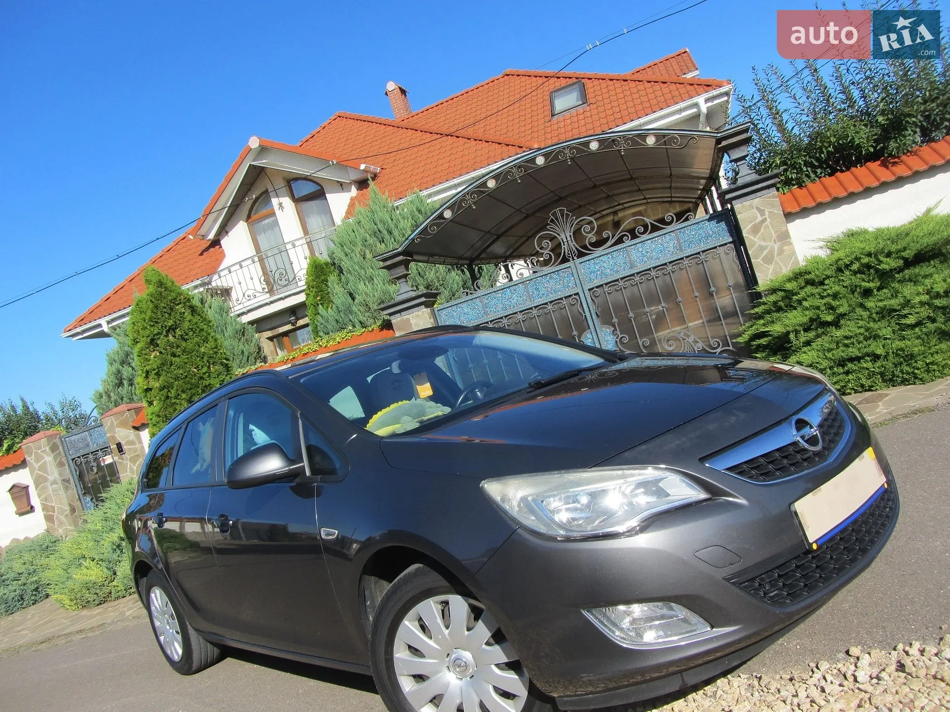 Opel Astra, 2011