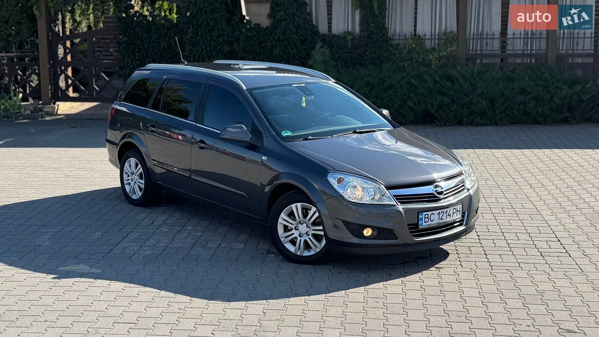 Opel Astra, 2010