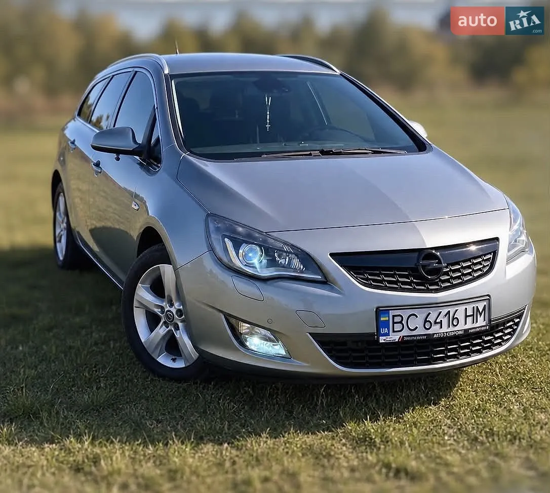 Opel Astra, 2012