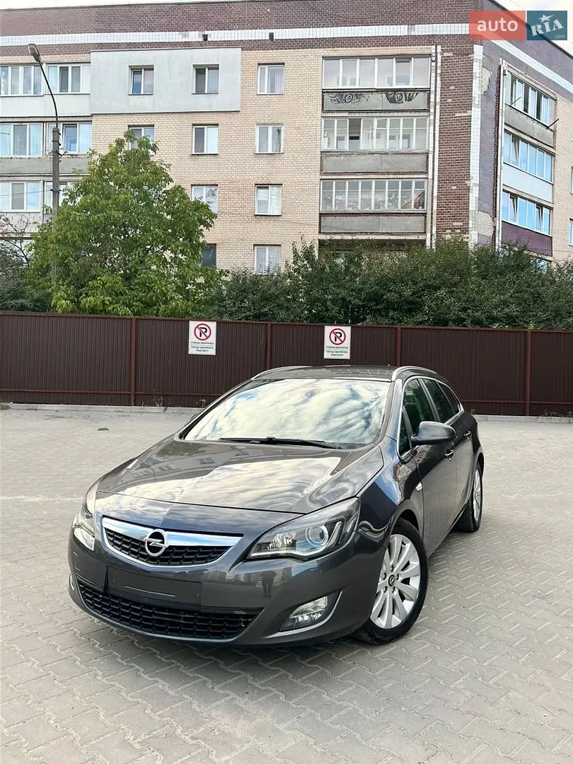 Opel Astra, 2012