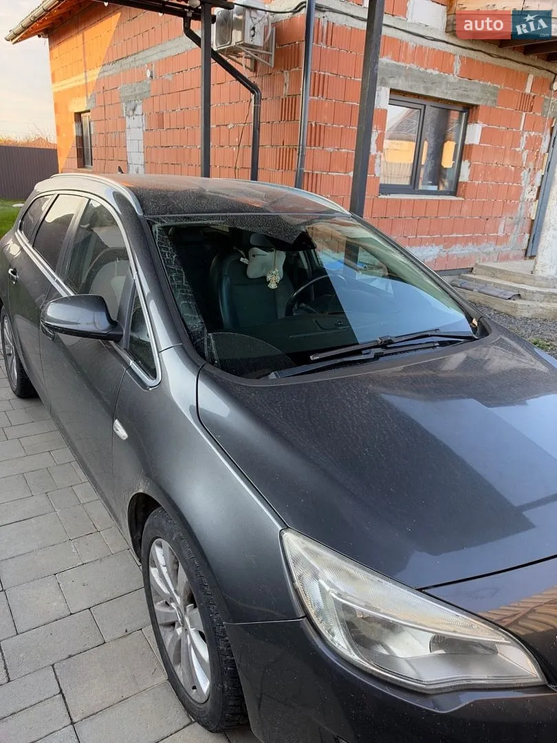 Opel Astra, 2010