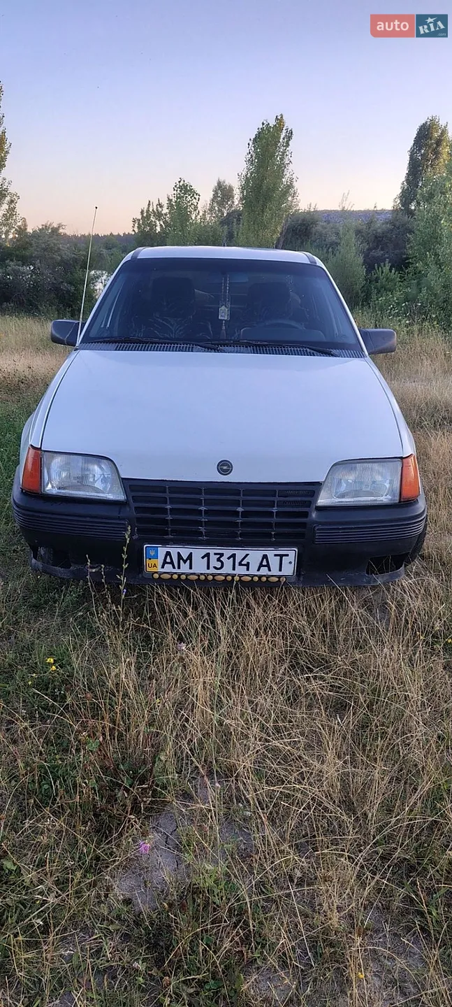 Opel Kadett, 1988