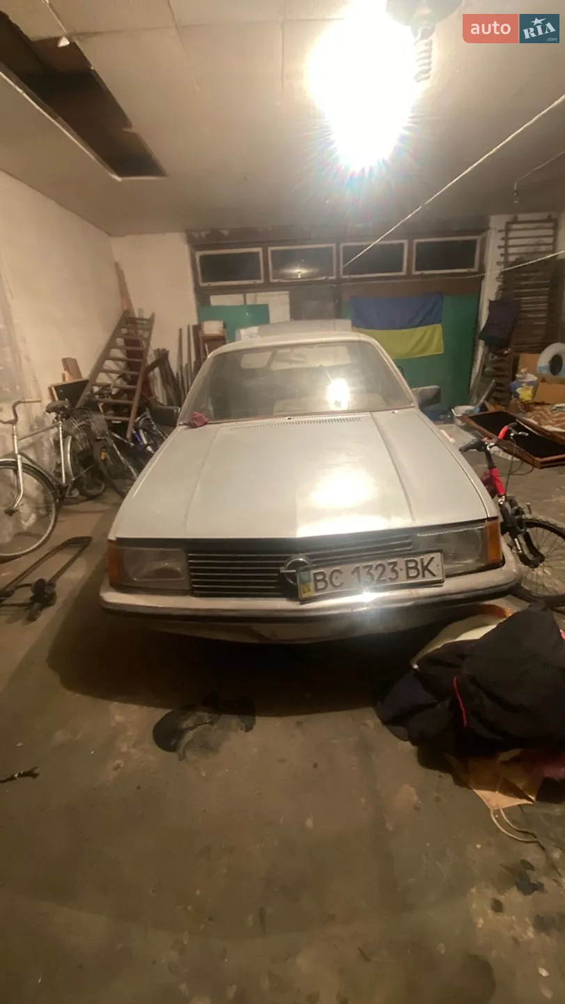 Opel Rekord, 1977
