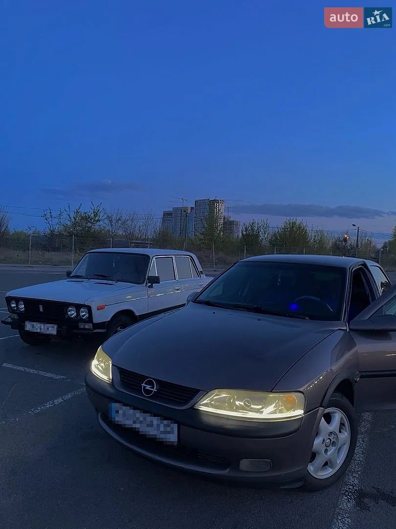 Opel Vectra, 1998