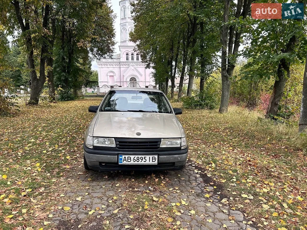Opel Vectra, 1989