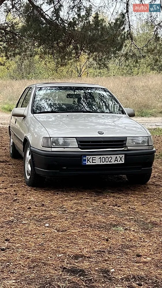 Opel Vectra, 1990
