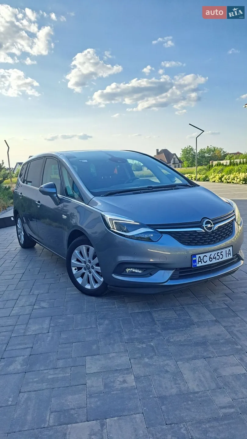 Opel Zafira Tourer, 2017
