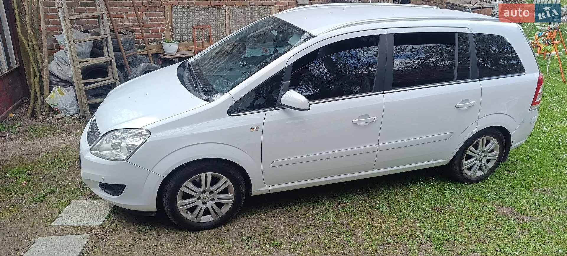 Opel Zafira, 2009