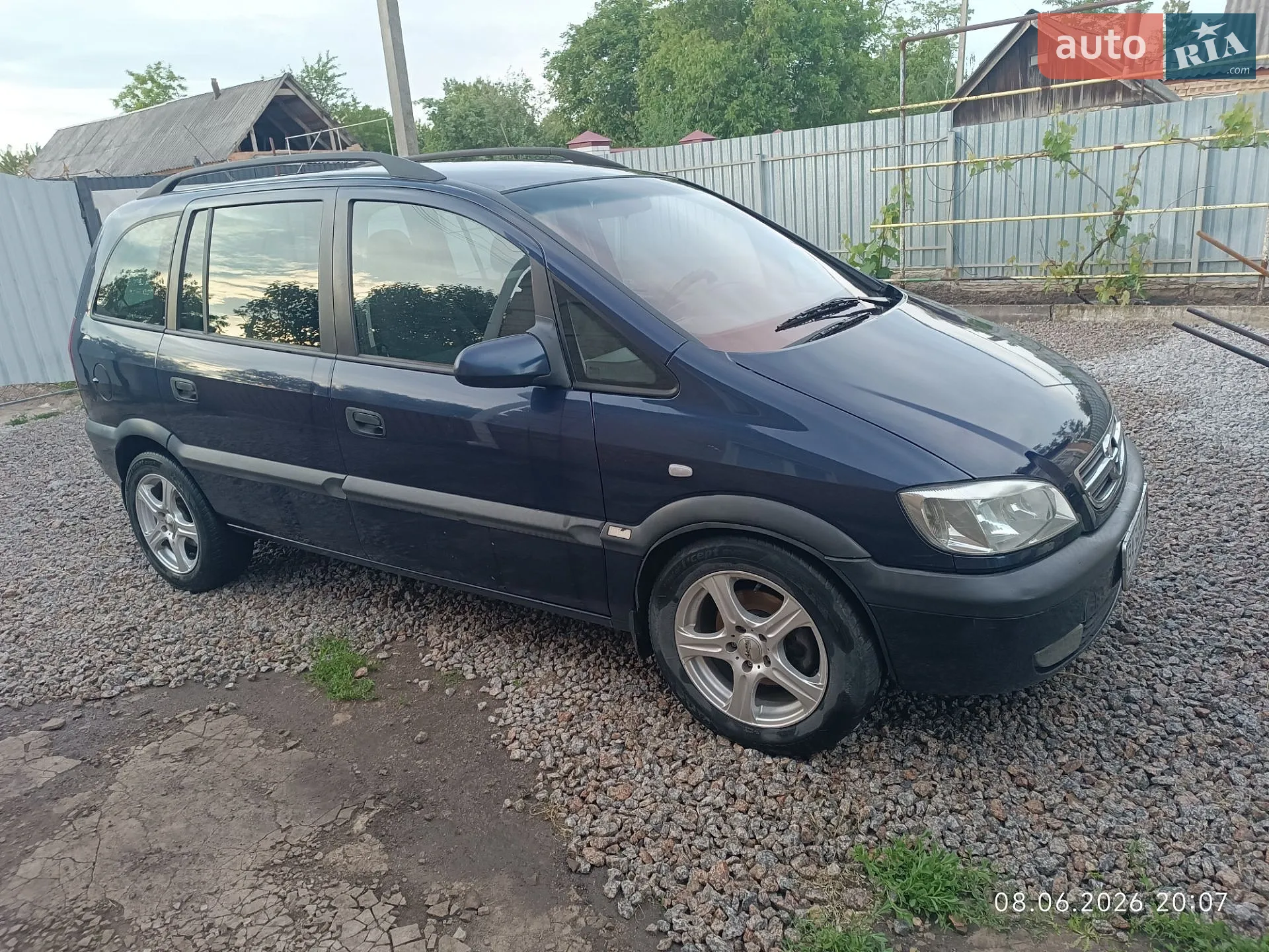 Opel Zafira 2000 — 1