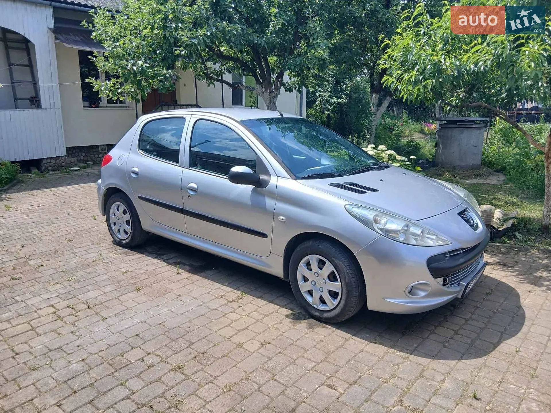Peugeot 206 plus, 2011