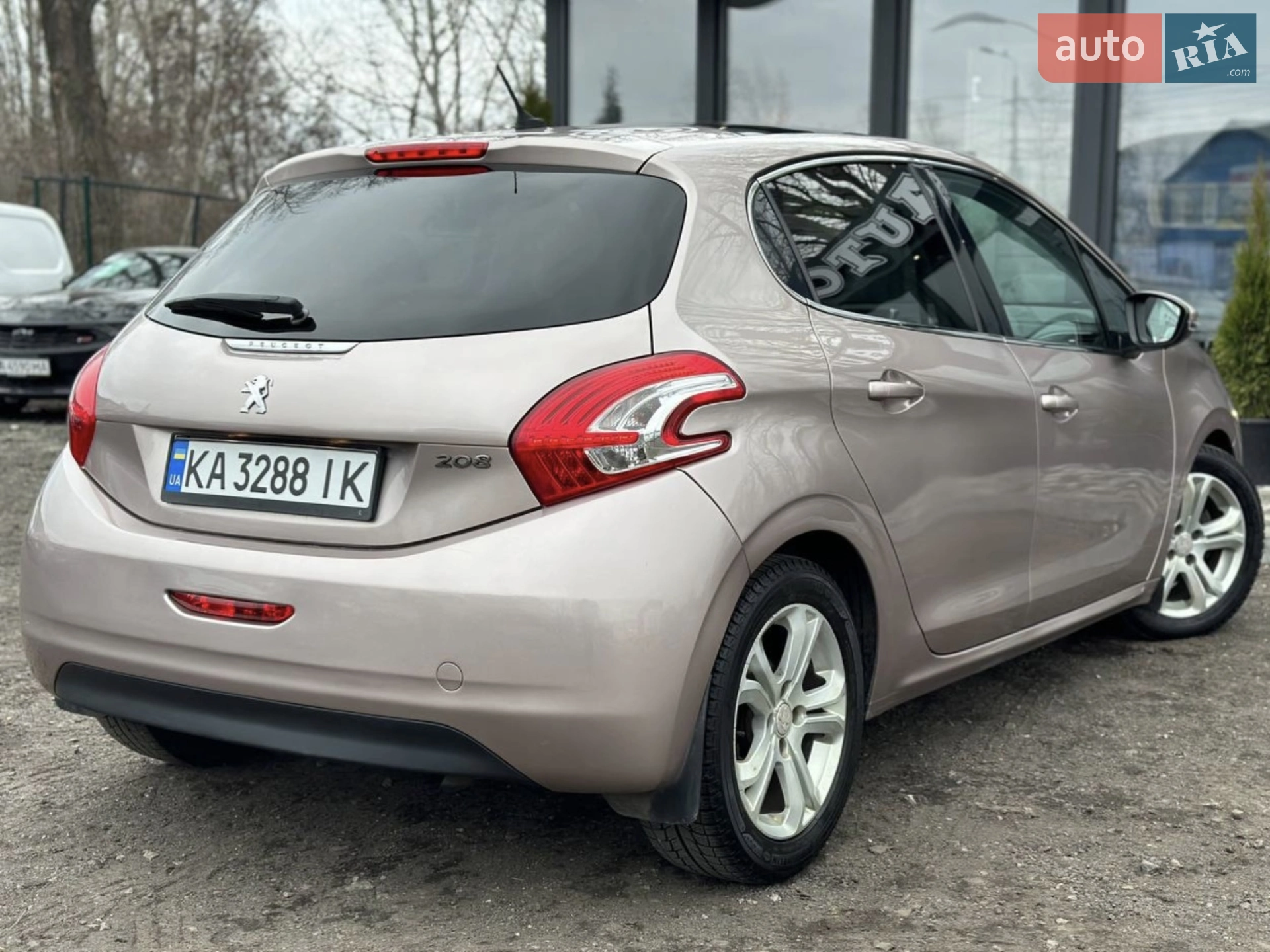 Peugeot 208, 2013