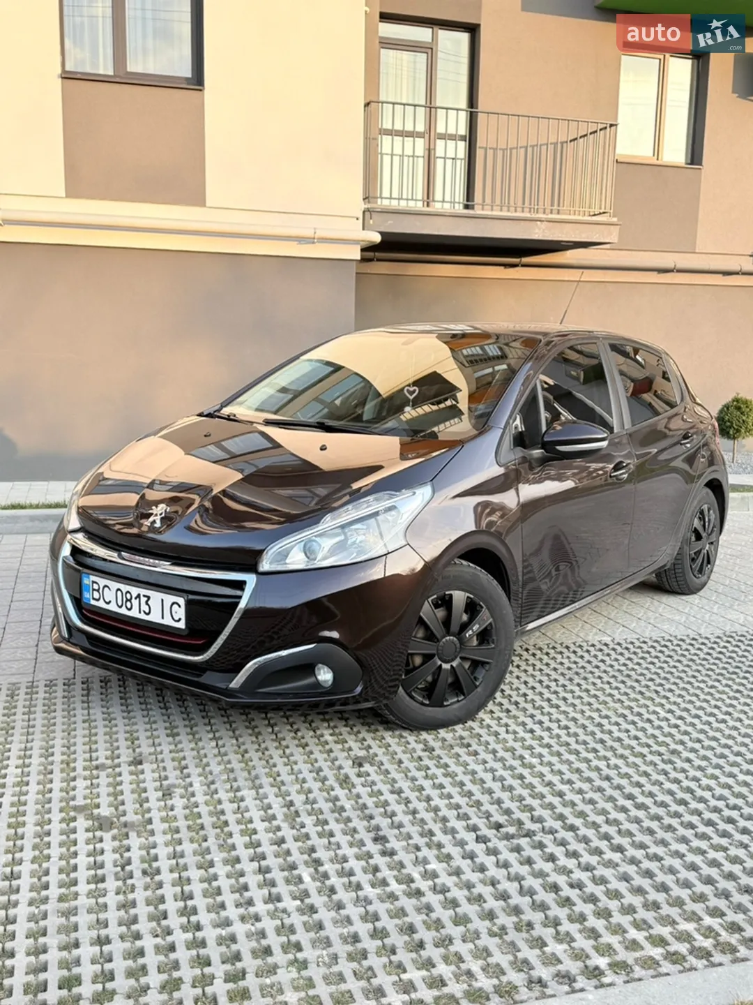 Peugeot 208, 2012