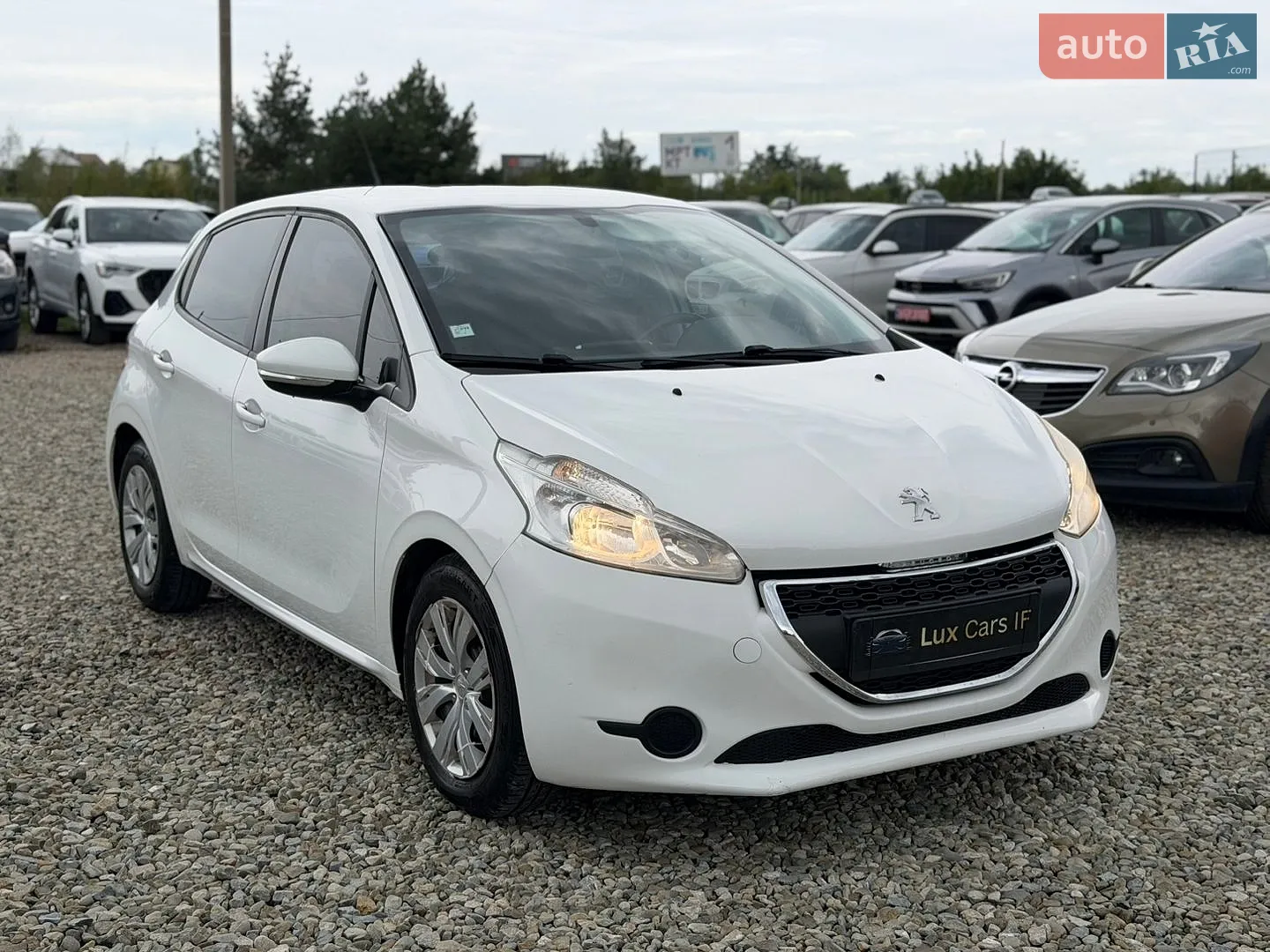 Peugeot 208, 2013