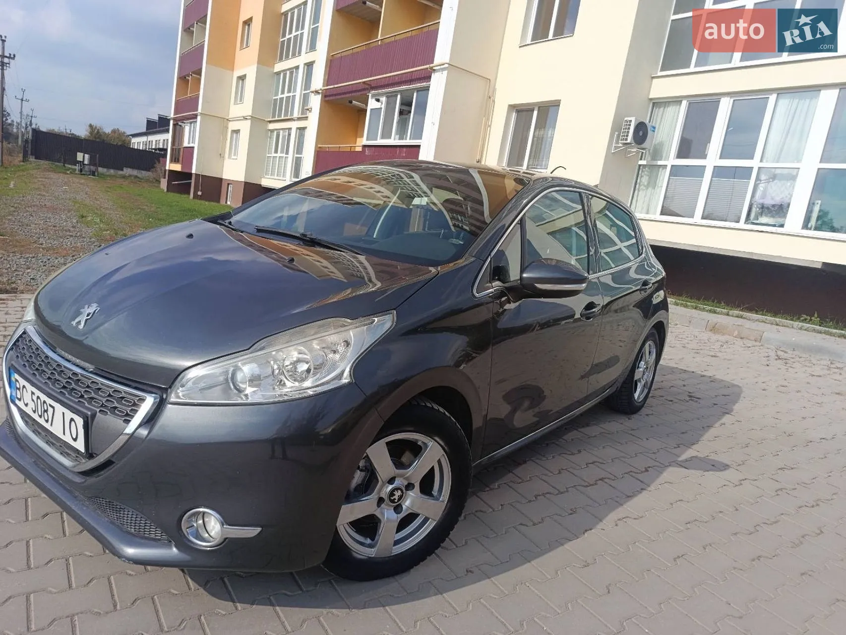 Peugeot 208, 2012