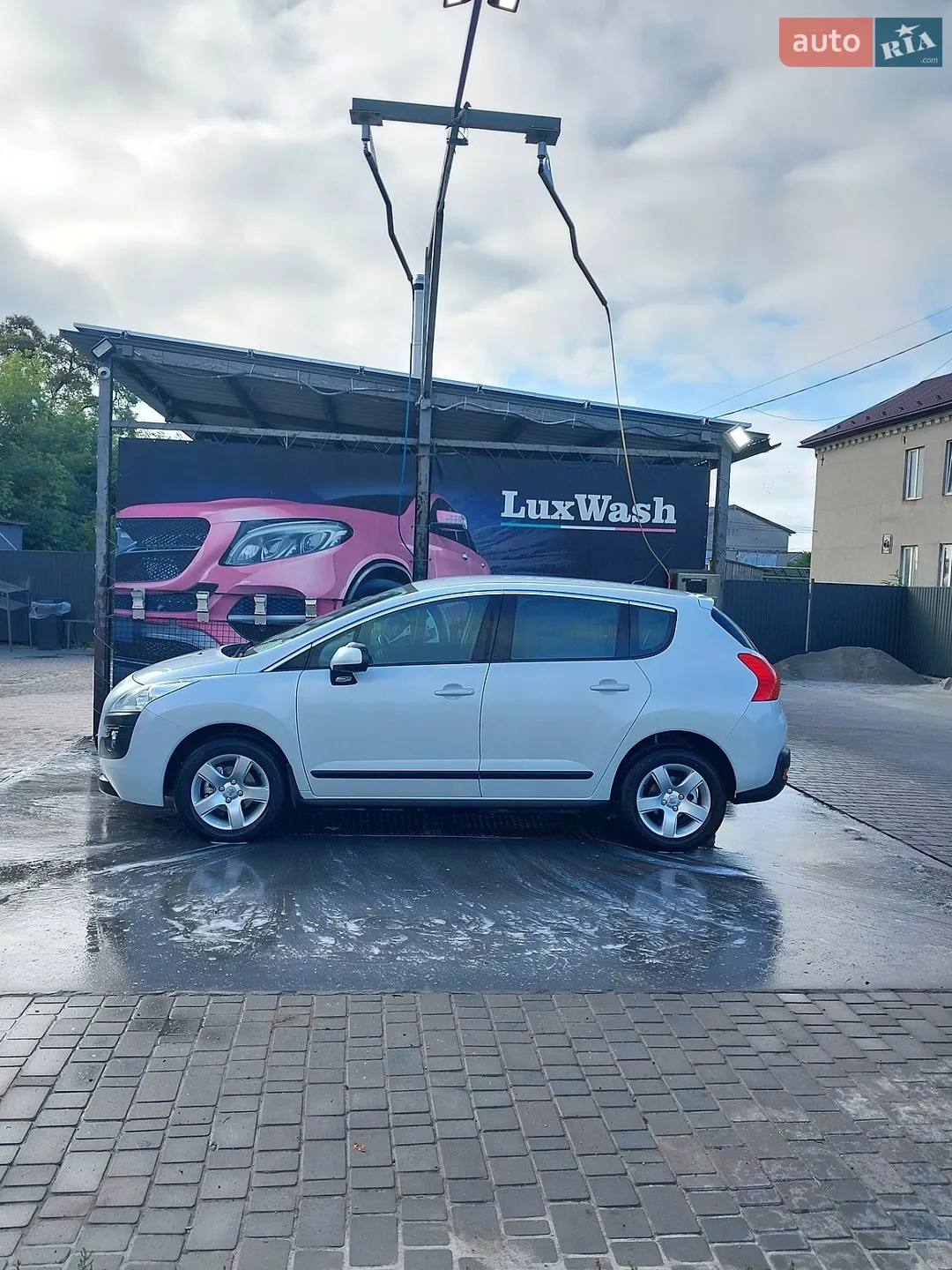 Peugeot 3008, 2011