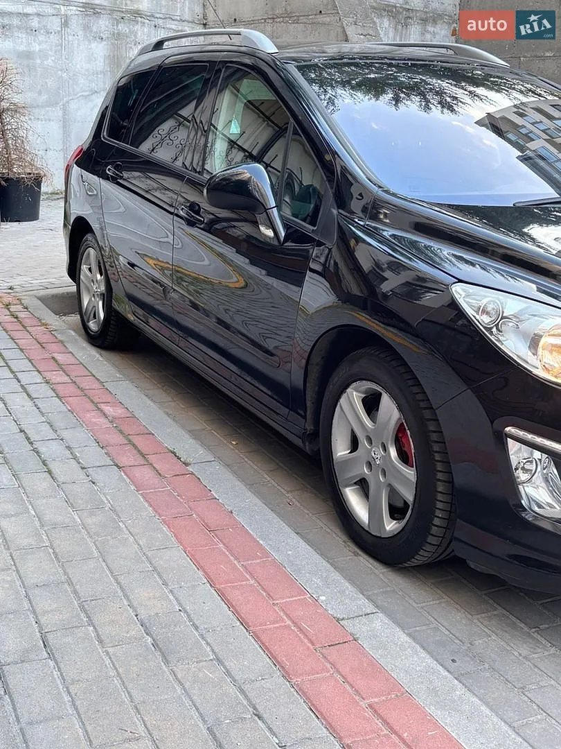 Peugeot 308, 2011