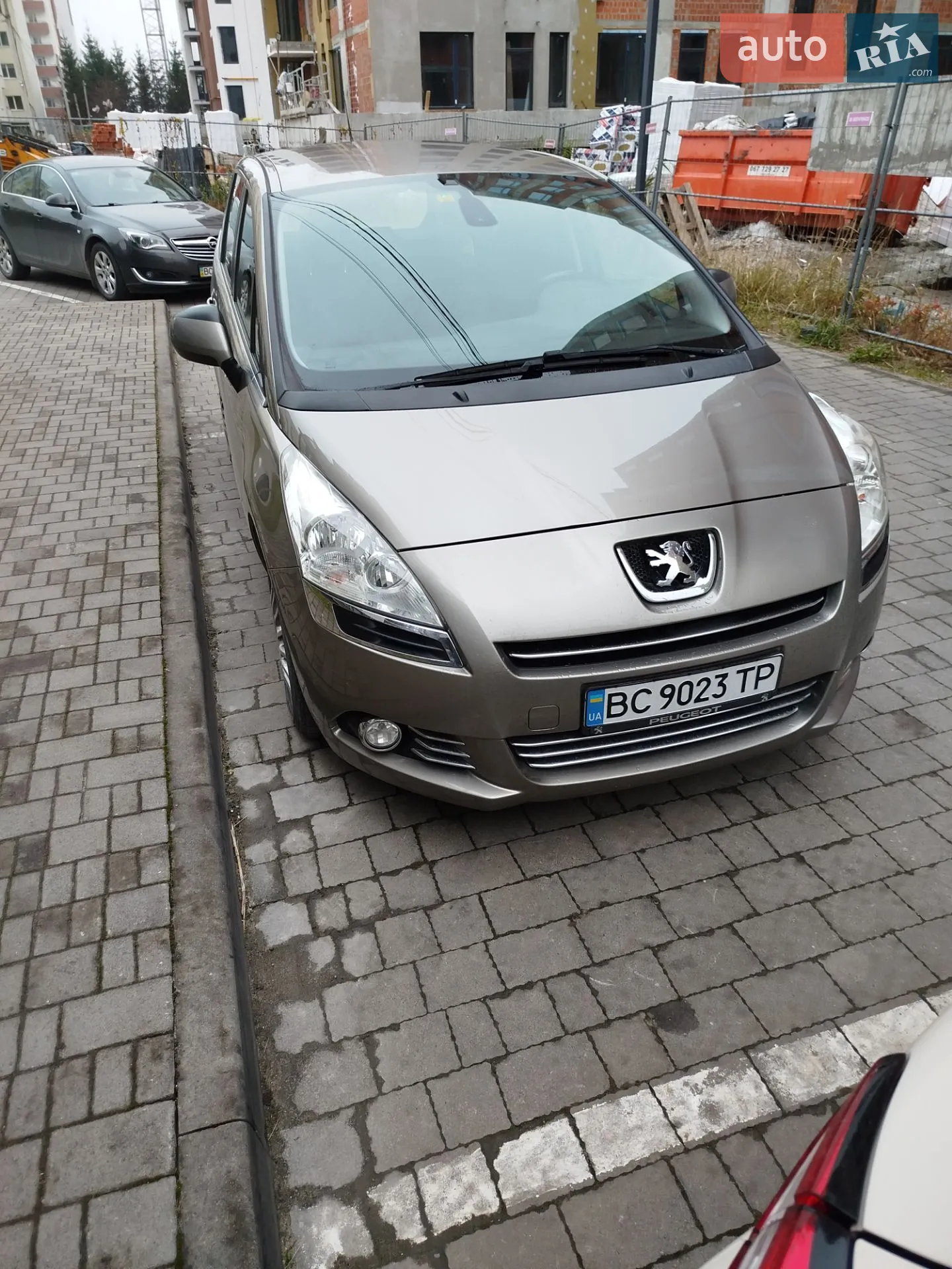 Peugeot 5008, 2011