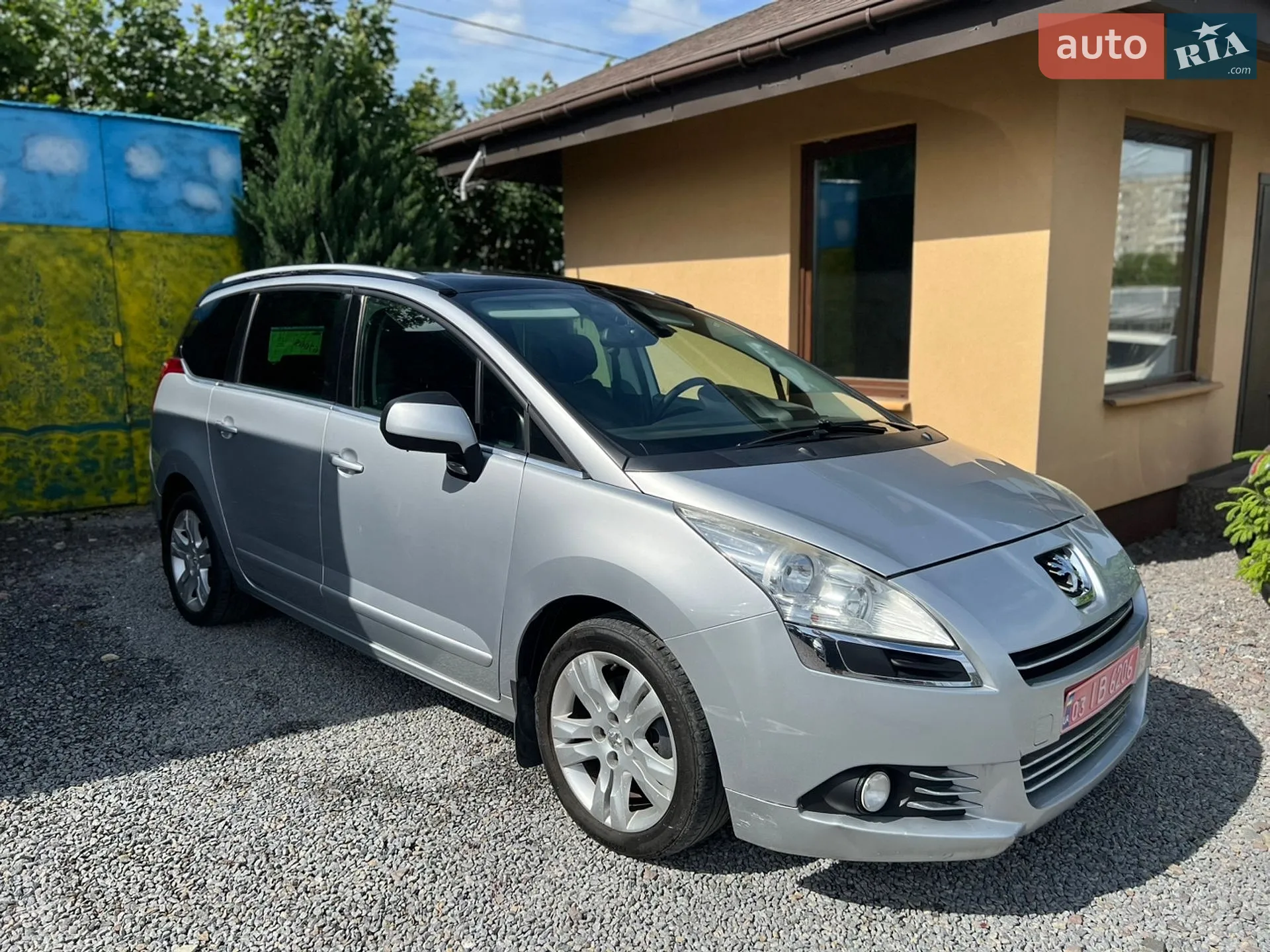 Peugeot 5008, 2011