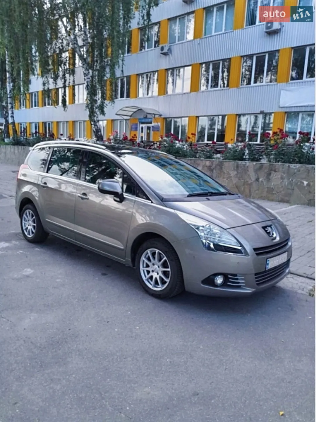 Peugeot 5008, 2011