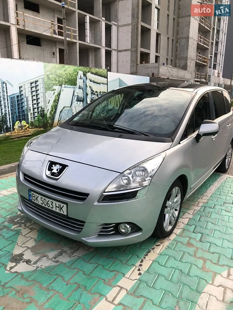 Peugeot 5008, 2011
