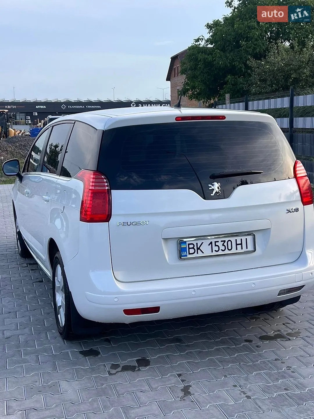 Peugeot 5008, 2011