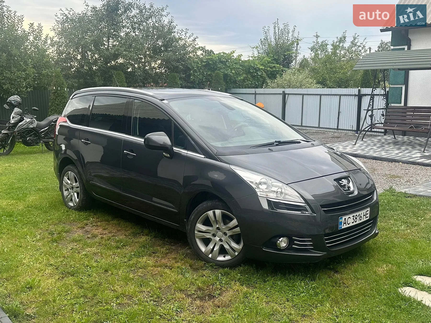 Peugeot 5008, 2011
