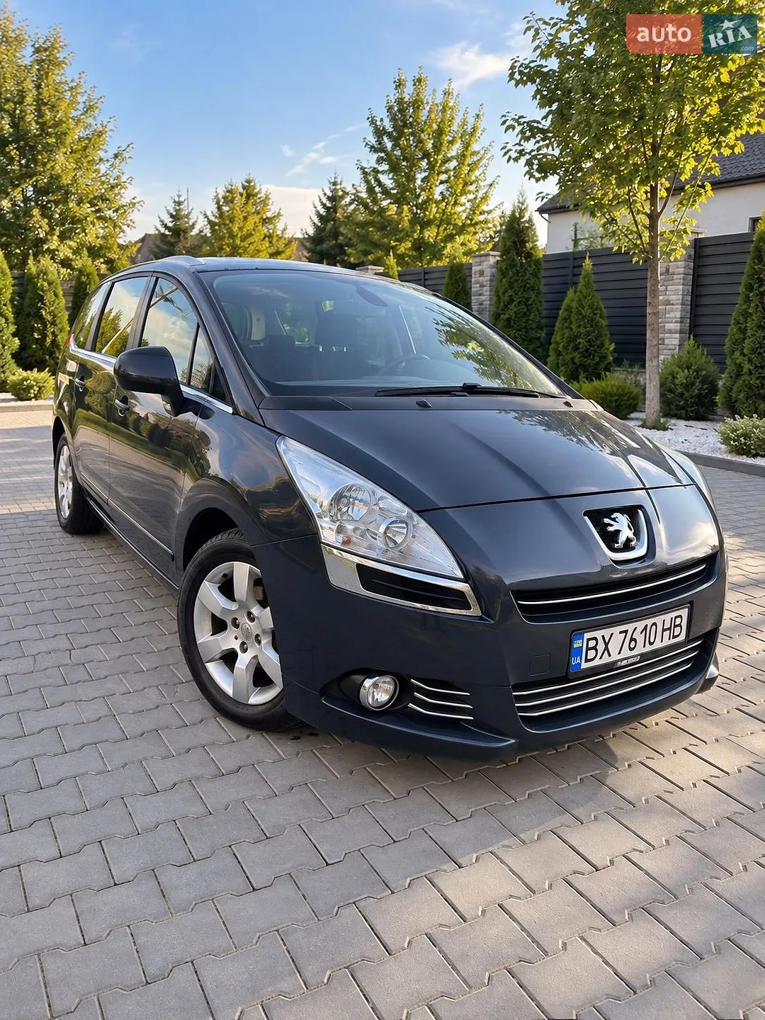 Peugeot 5008, 2011
