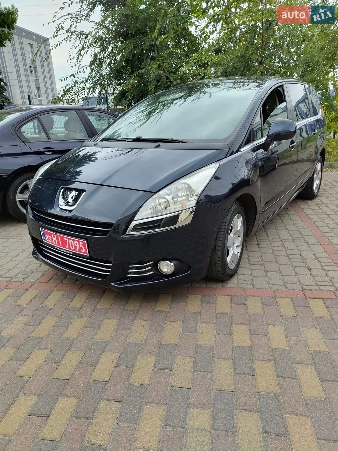 Peugeot 5008, 2011
