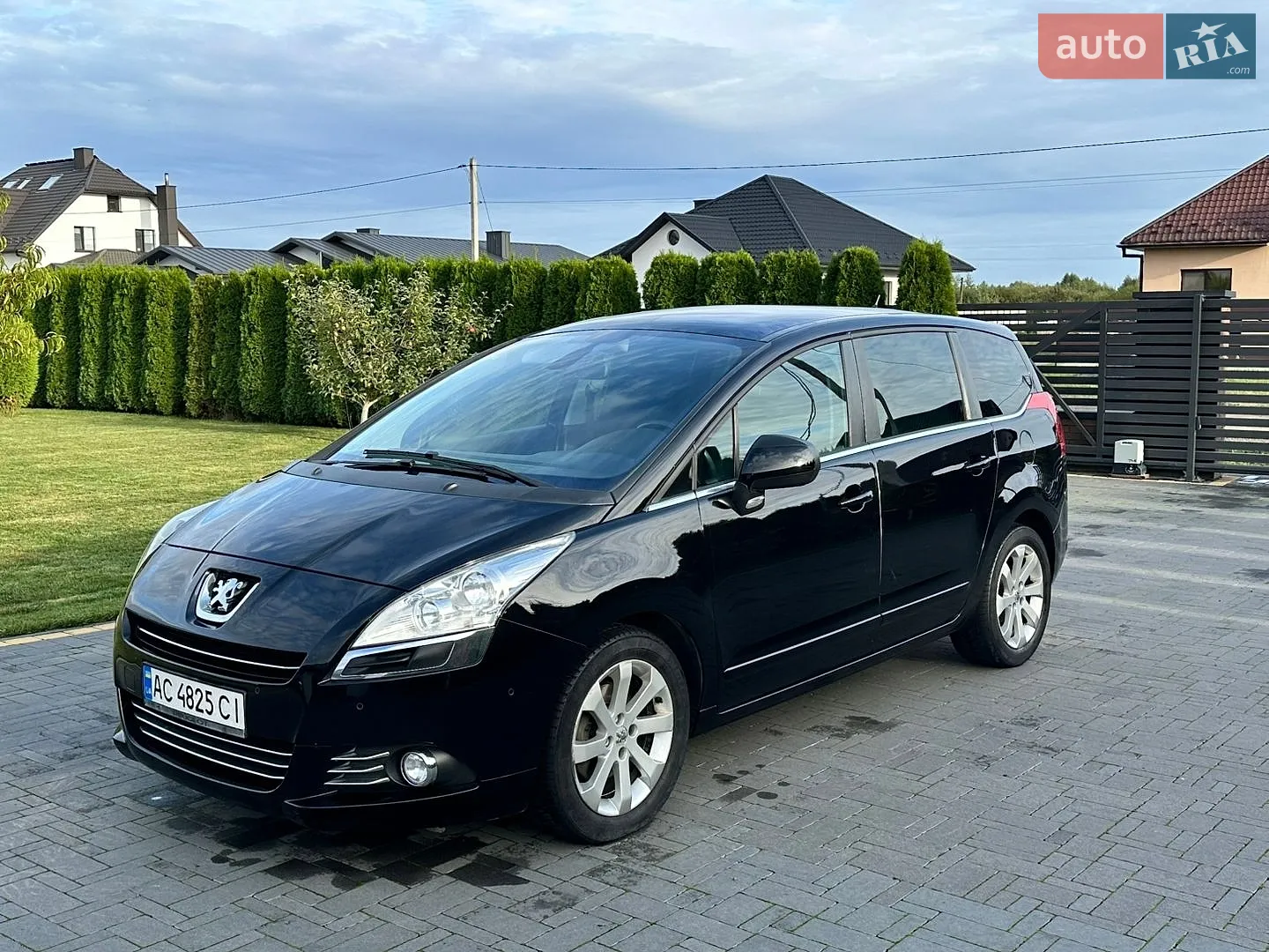 Peugeot 5008, 2010