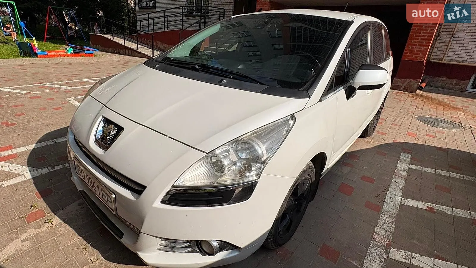 Peugeot 5008, 2011