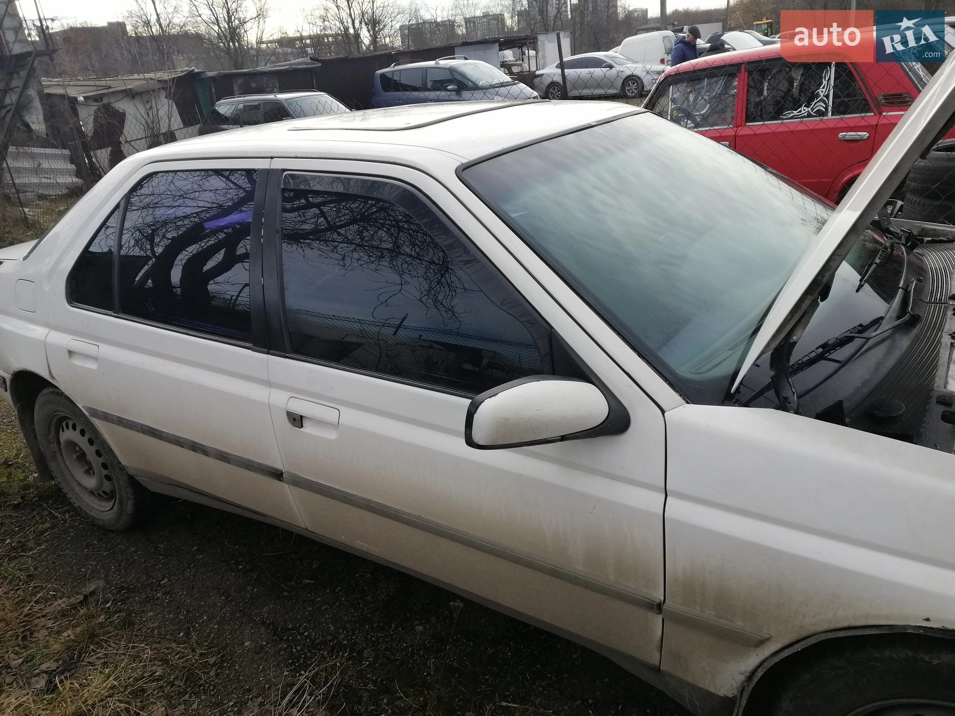 Peugeot 605, 1990