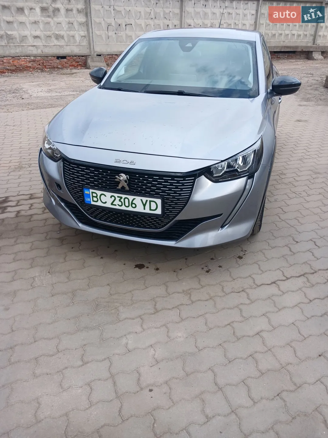 Peugeot e-208 2023 — 1