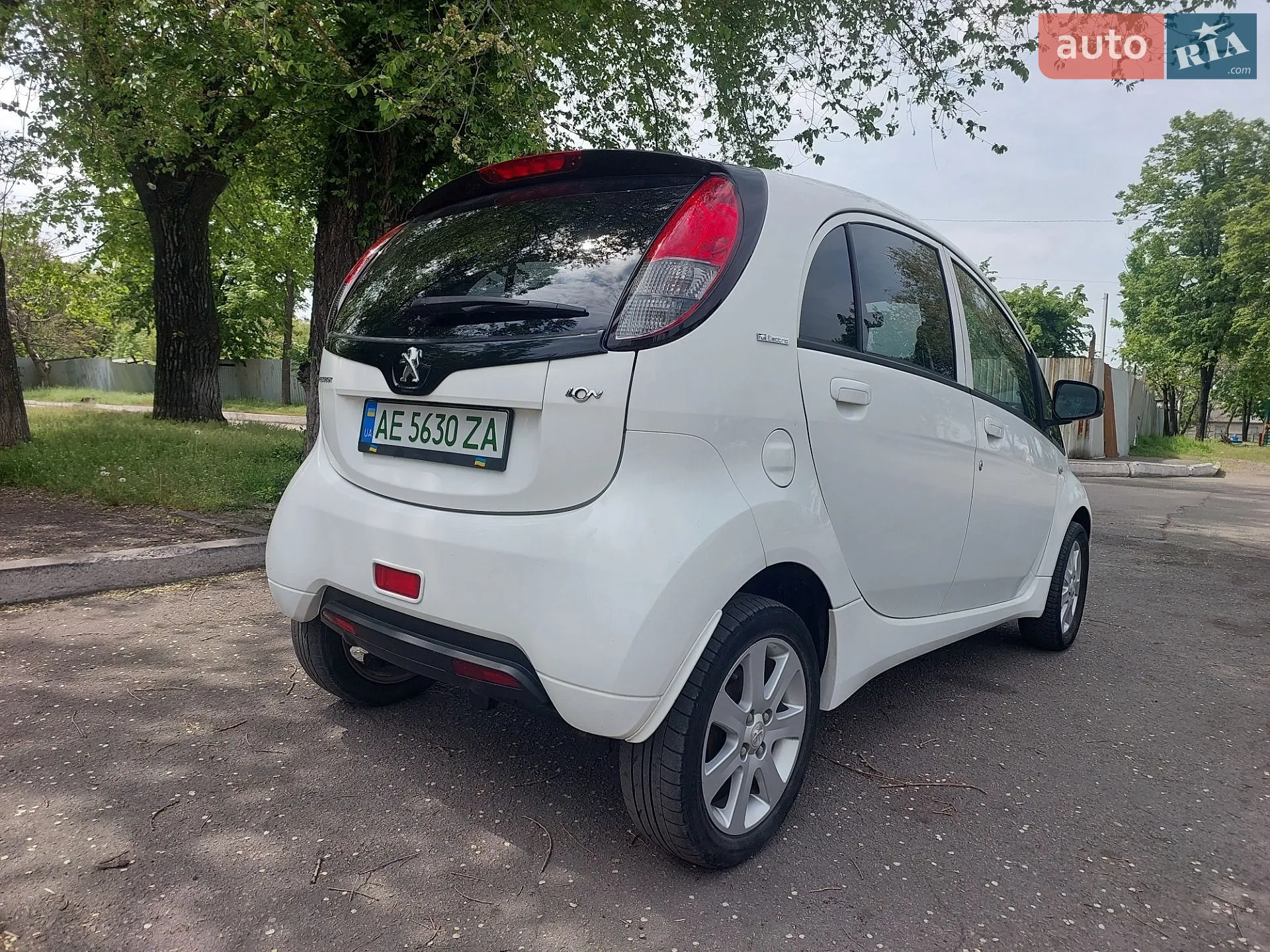 Peugeot iOn, 2012
