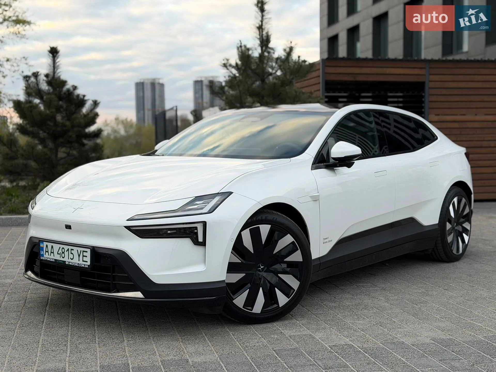 Polestar 4, 2023