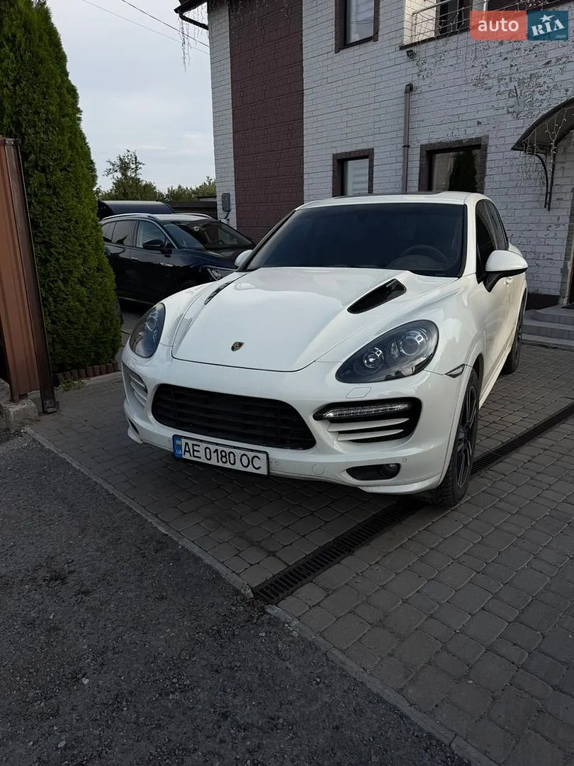 Porsche Cayenne, 2011