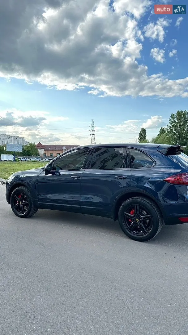 Porsche Cayenne, 2012