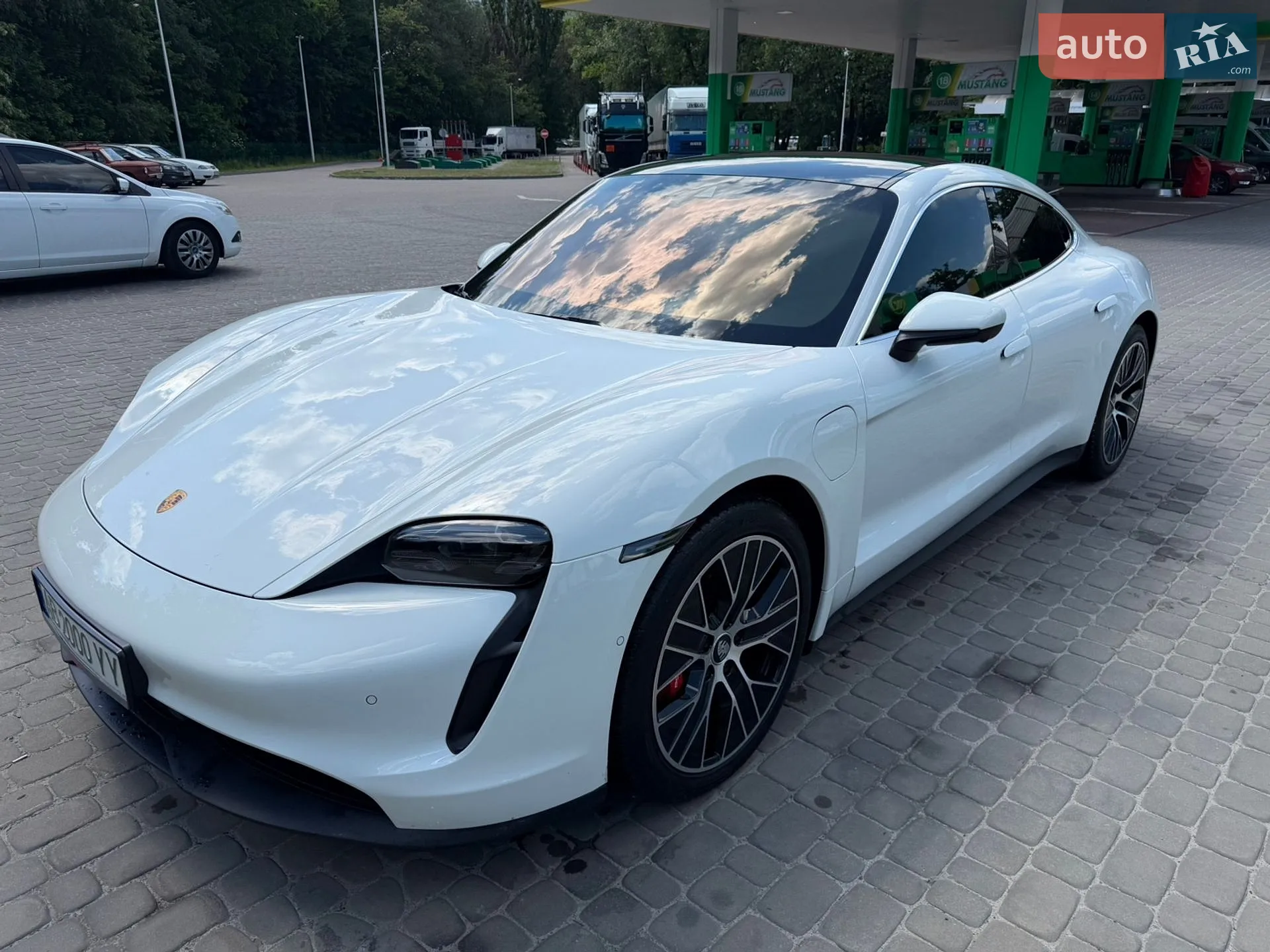 Porsche Taycan, 2020