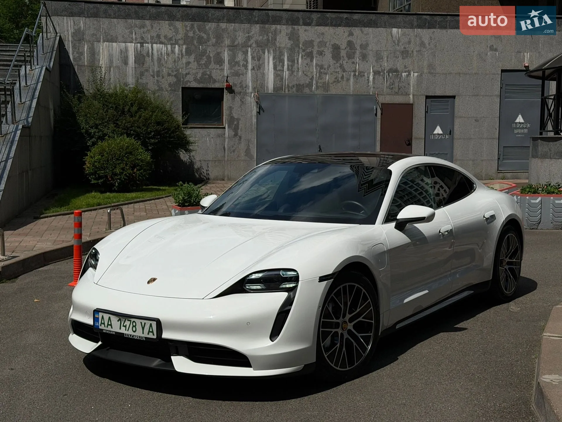 Porsche Taycan, 2020