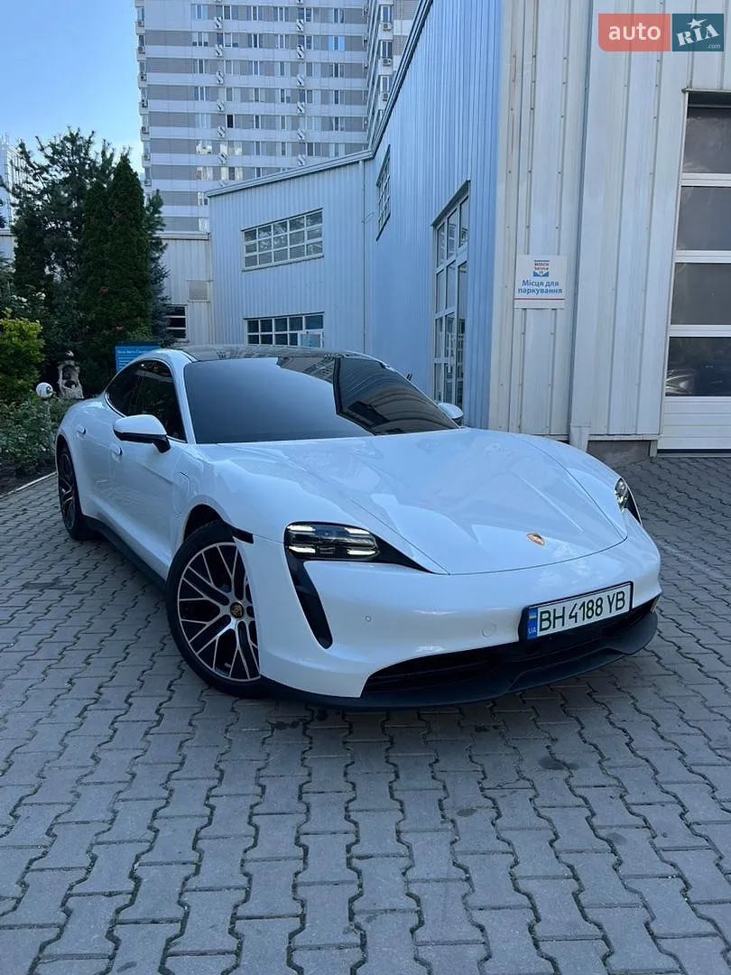 Porsche Taycan, 2023