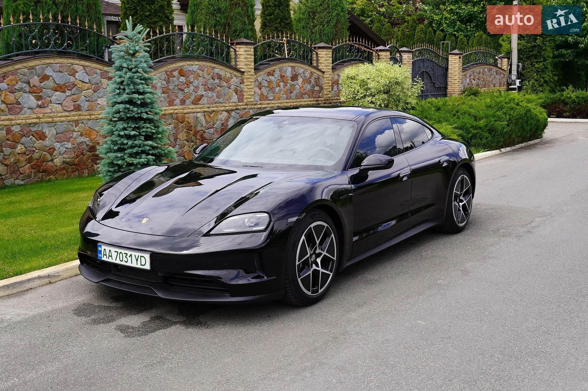 Porsche Taycan, 2024
