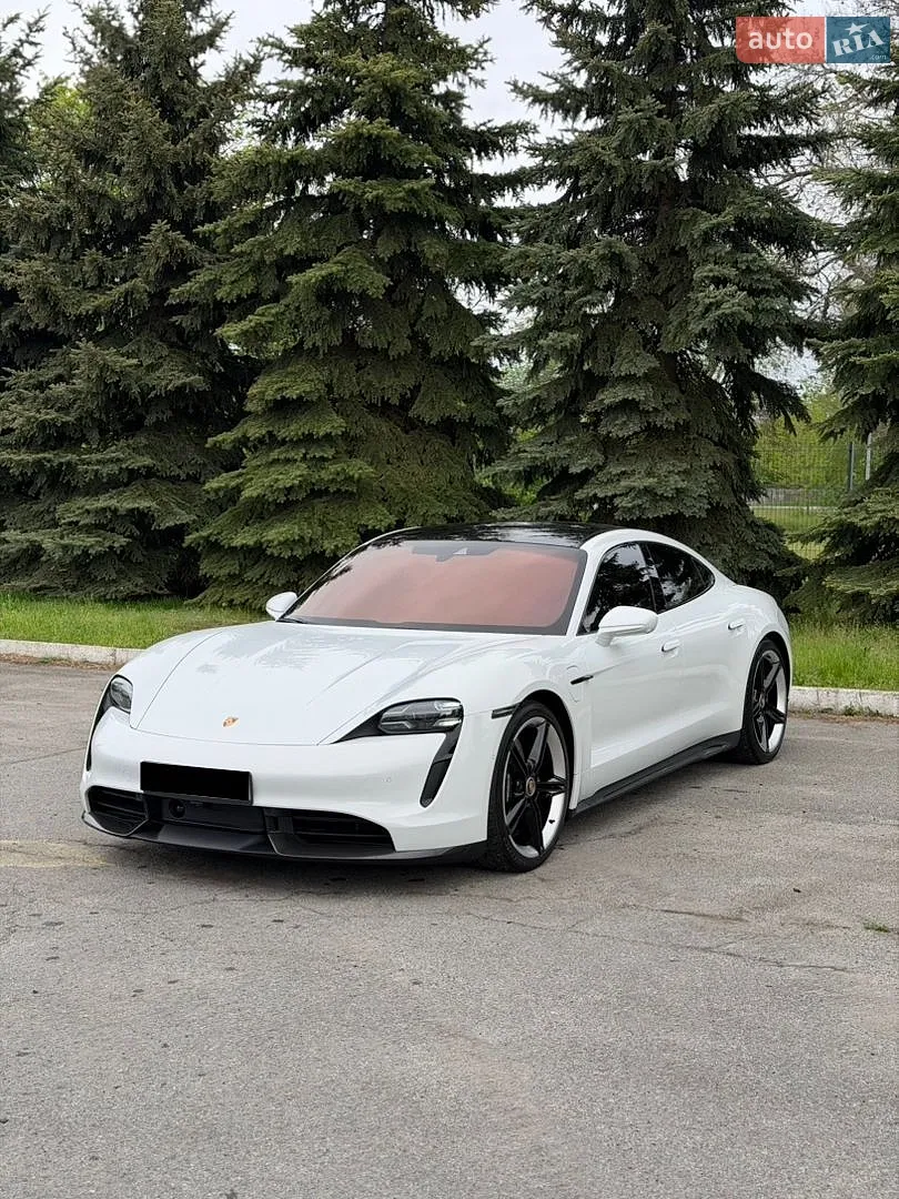 Porsche Taycan, 2020