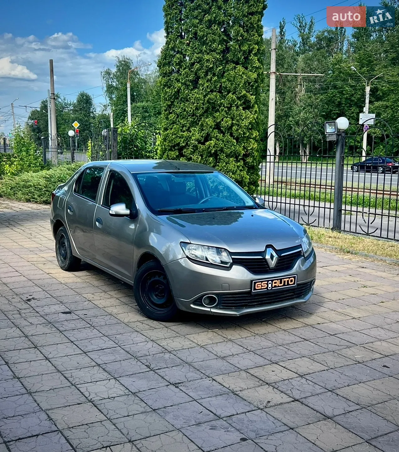 Renault Logan, 2013