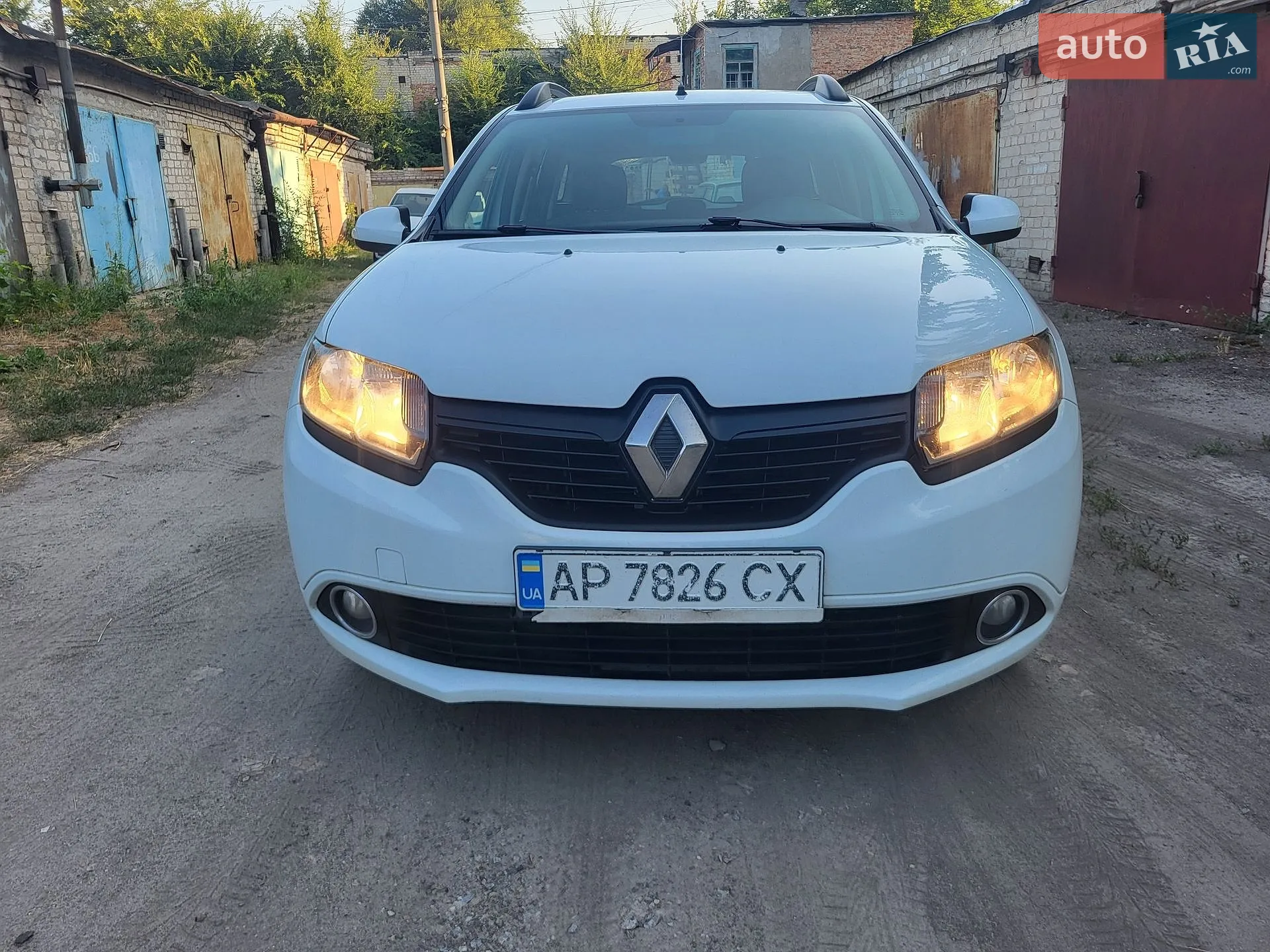 Renault Logan 2016 — 1