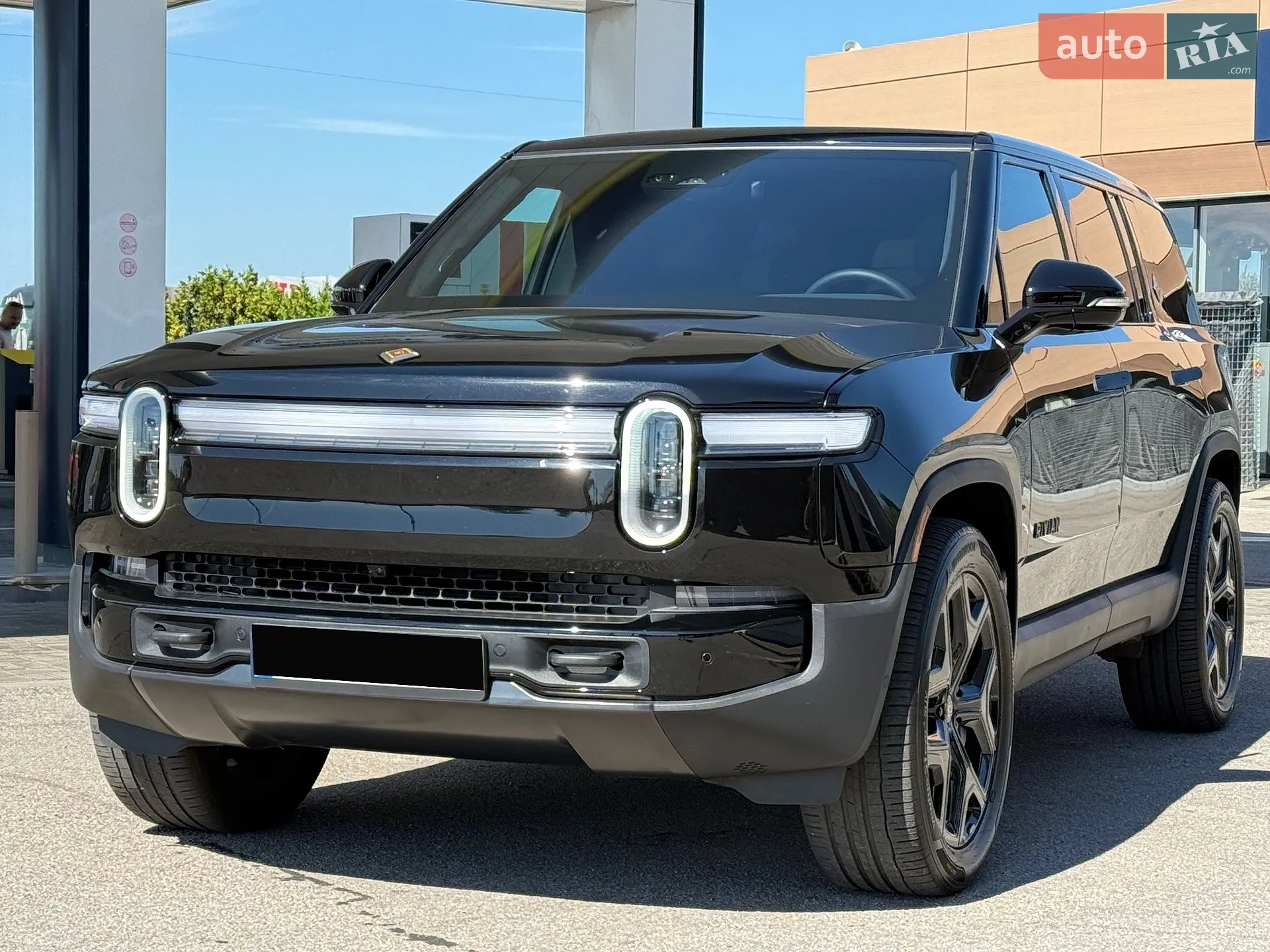 Rivian R1S, 2025