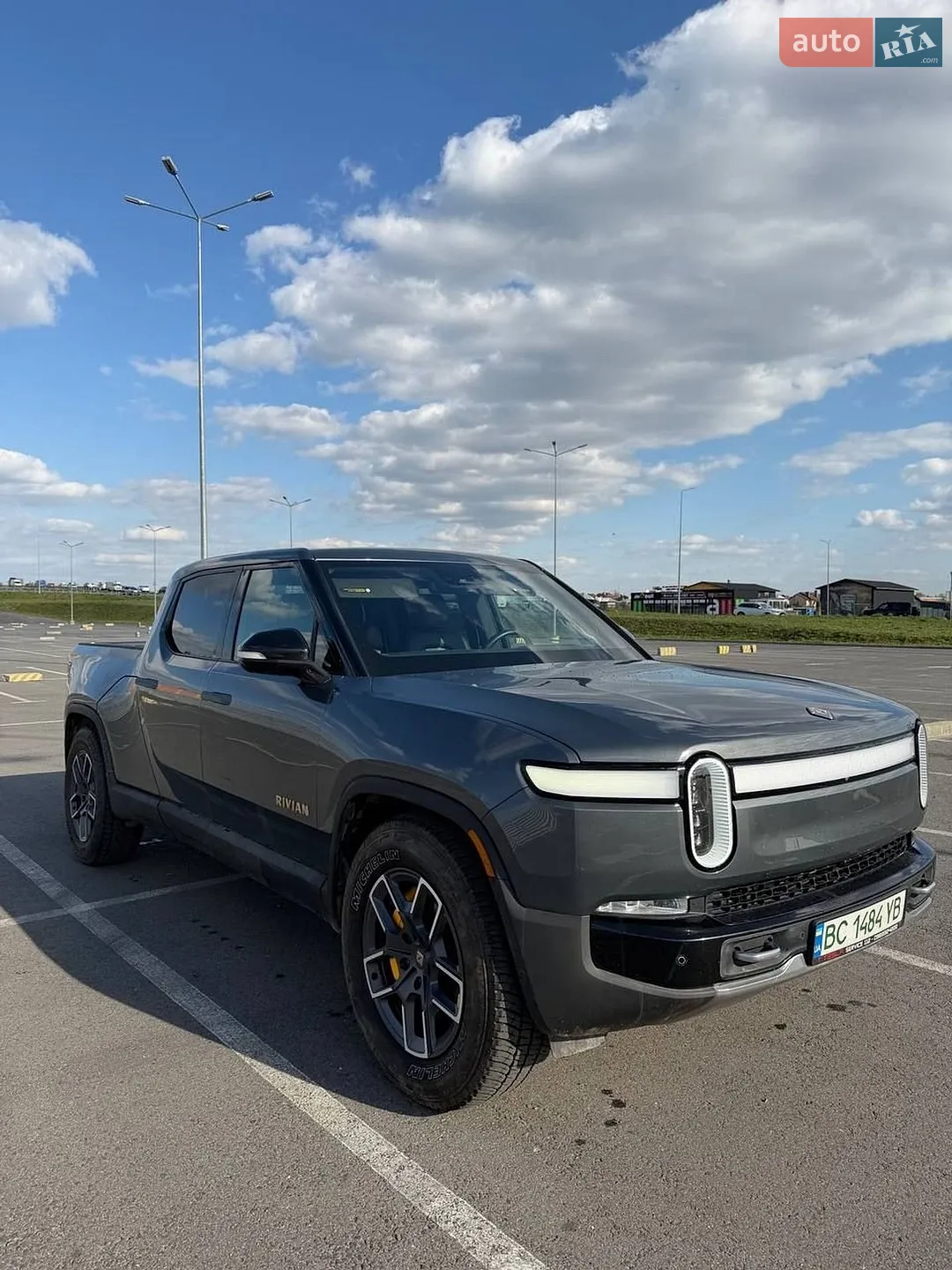 Rivian R1T 2021 — 1