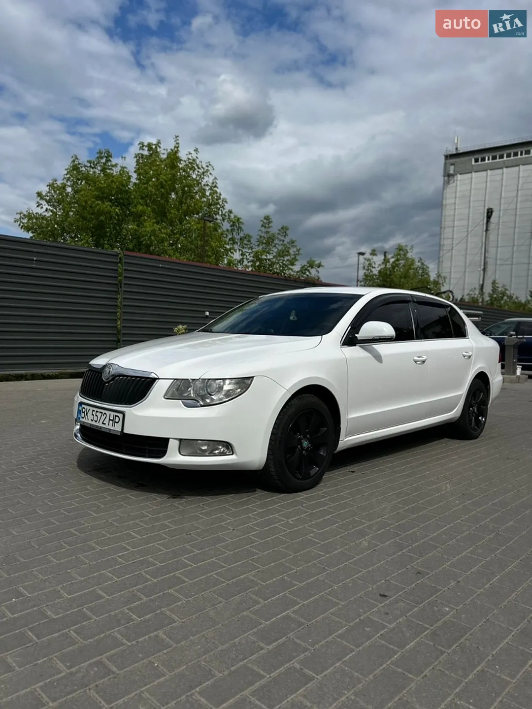 Skoda Superb, 2011