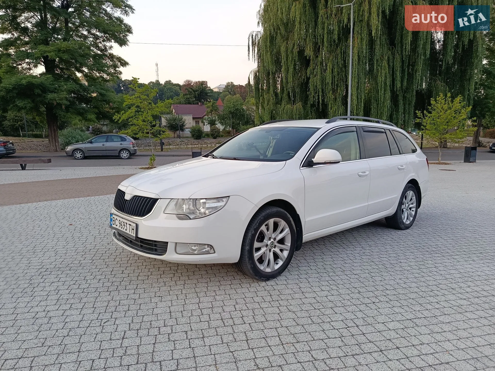 Skoda Superb, 2011